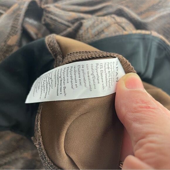 Spanx Faux Leather Snakeskin Print High Rise Ankle Leggings - Picture 8 of 8